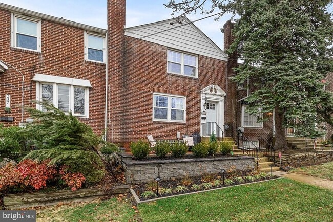 Building Photo - 339 Comly Ave