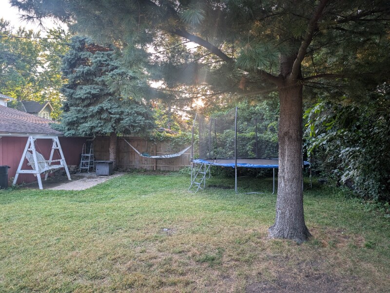 Building Photo - 1679 Hubbard Ave