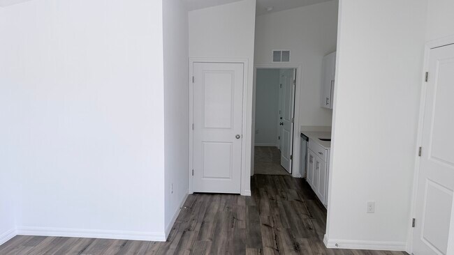 Building Photo - 3959 Altitude Run