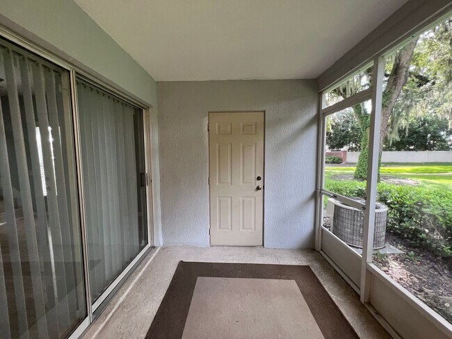 Building Photo - 2/2.5 in Chase Townhomes