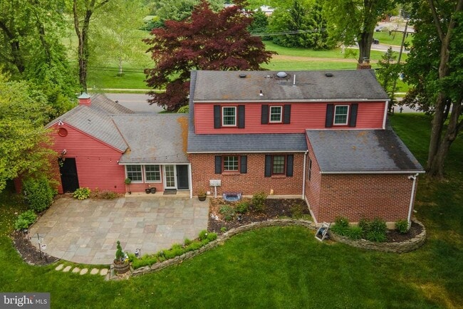 Building Photo - 120 Walker Rd