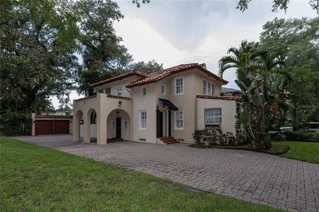 Building Photo - 732 Edgewater Dr