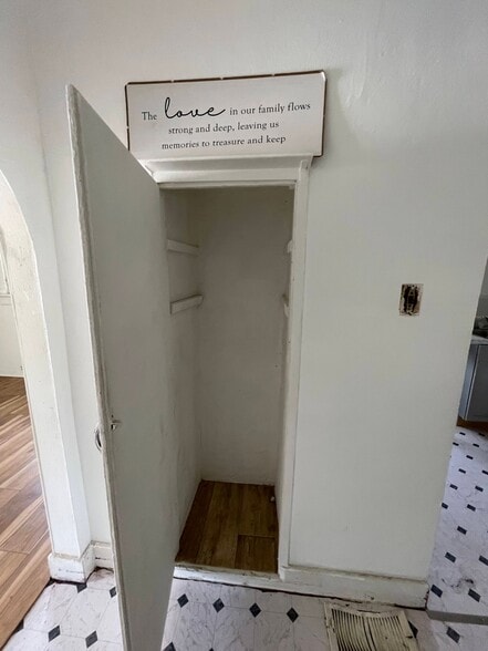 Building Photo - 1764 E Johns Ave