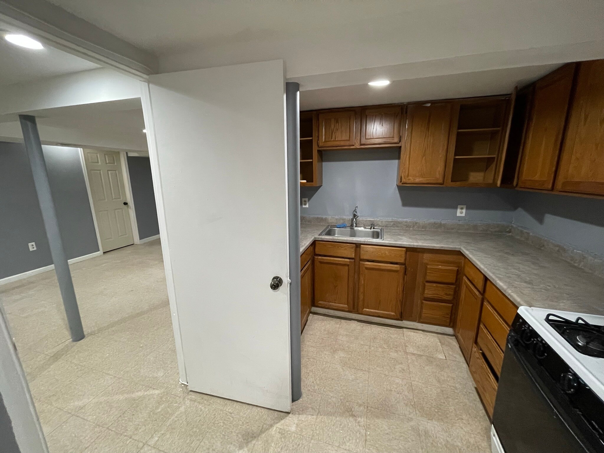 Building Photo - 216 Carnation Ct