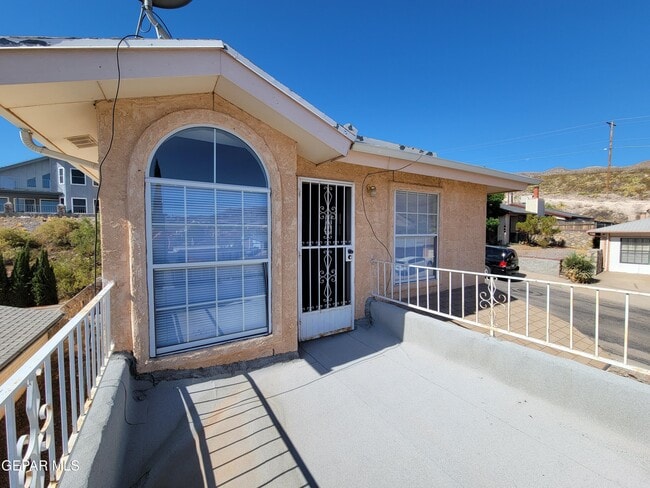 Building Photo - 3200 Mountain Ridge Dr