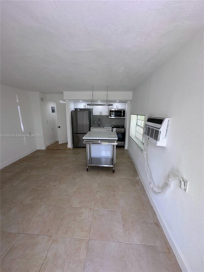 Building Photo - 9064 Collins Ave