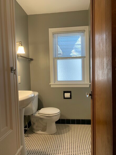 Building Photo - 2329 N 72nd St