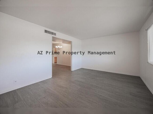 Building Photo - 428 E Fremont Dr