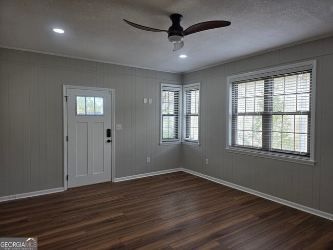 Building Photo - 103 W 15th St