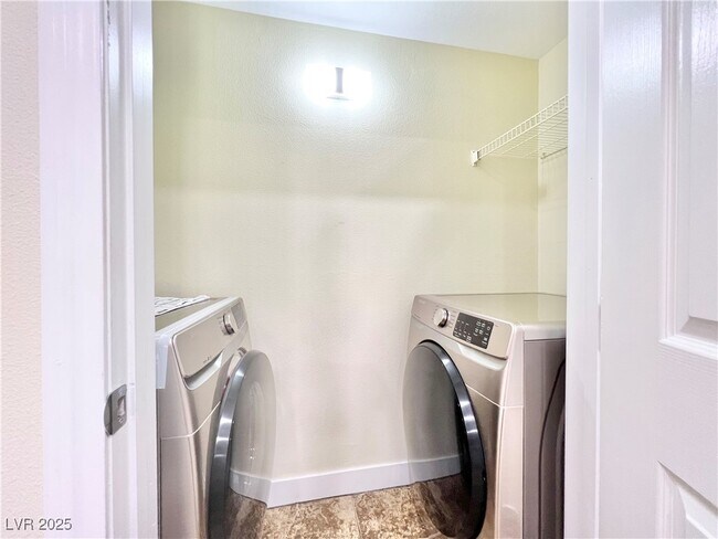 Building Photo - 8000 W Badura Ave