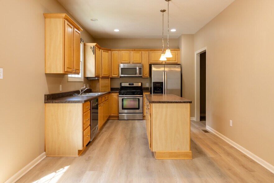 Building Photo - 337 Marshall Heights Dr