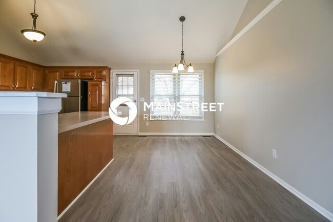 Building Photo - 3 Bedroom Pet-Friendly Home in Kearney, MO with Main Street Renewal