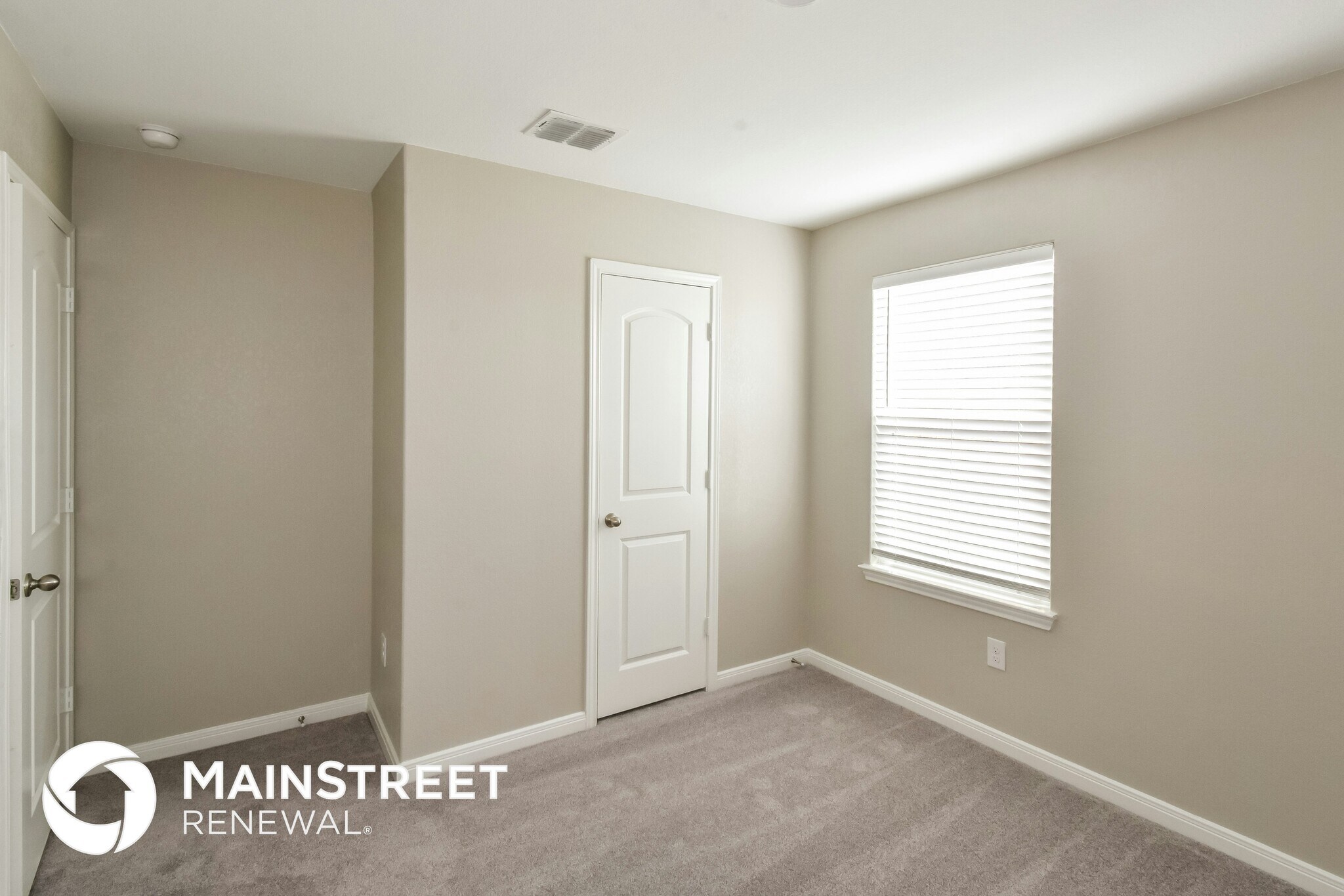 Building Photo - 3219 Begonia Bend