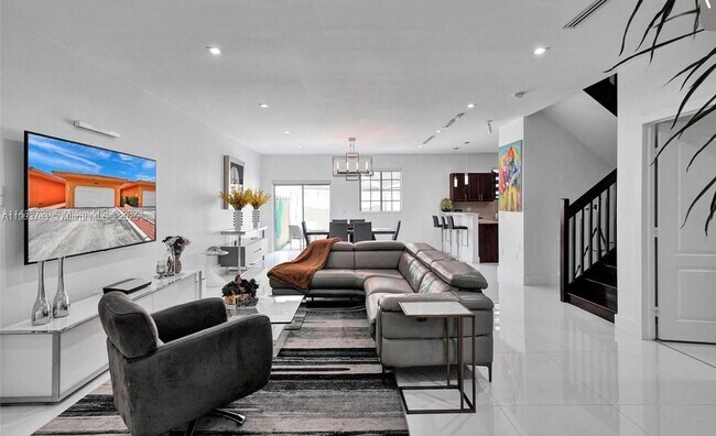 Building Photo - 7565 NW 177th Terrace