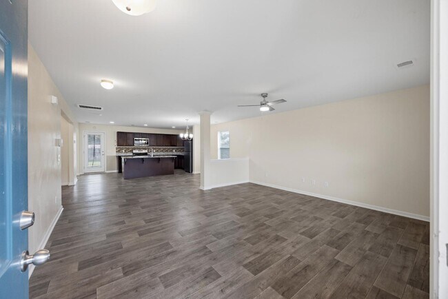 Building Photo - 442 Thoroughbred Dr