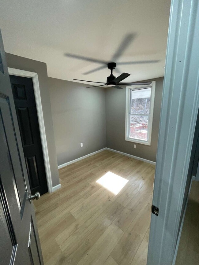 Building Photo - 4 Bedroom 2 bath new Renovation in West Mifflin