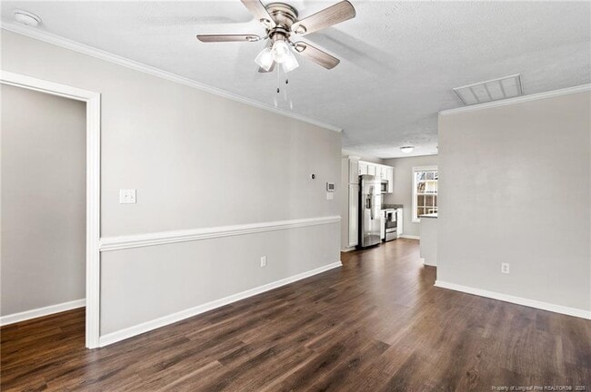 Building Photo - 106 Hawthorn Dr