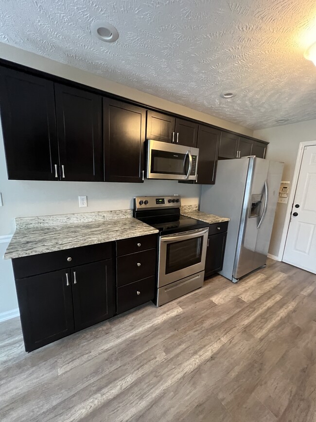 Building Photo - 5617 Shady Pine Ct