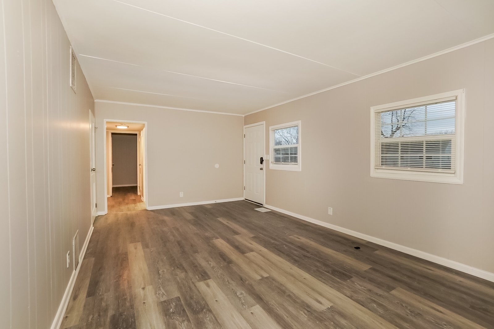 Building Photo - 2522 E 39th St