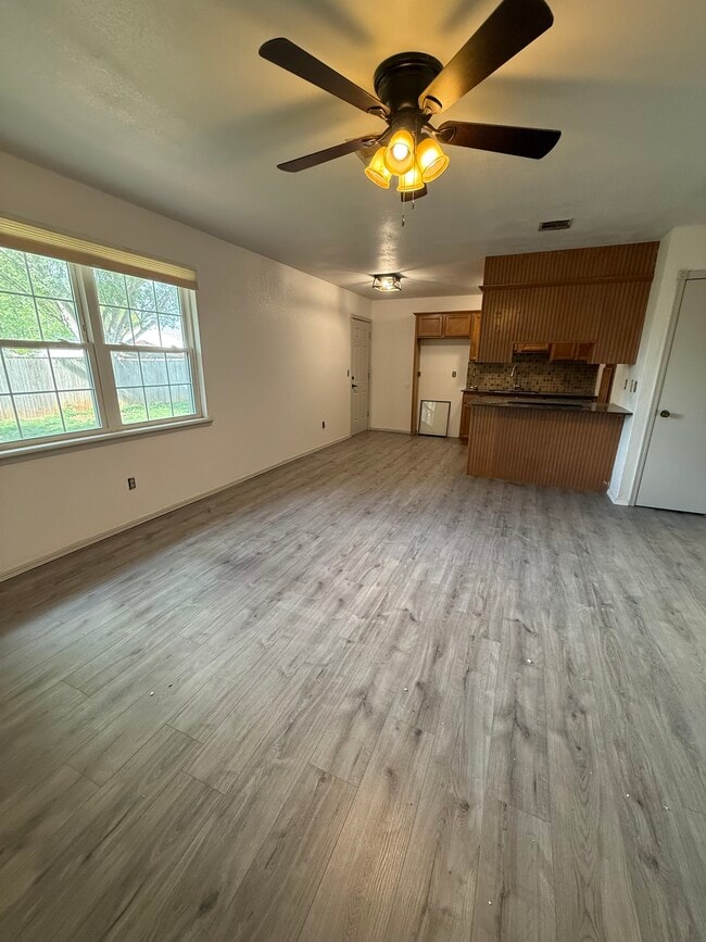 Building Photo - 309 W Maple Branch Way