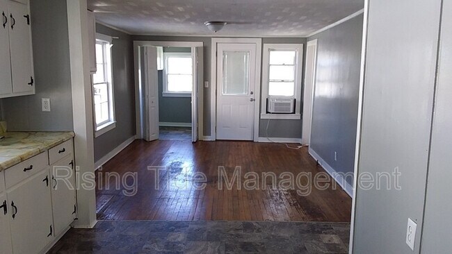 Building Photo - 2284 Treadwell Rd