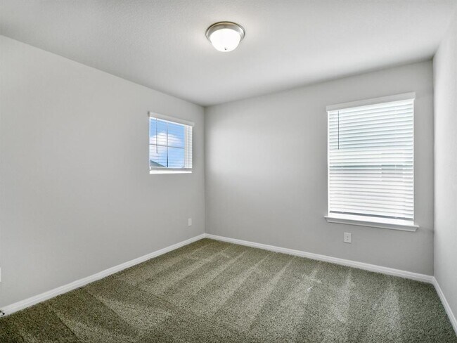 Building Photo - 115 Cona Wy