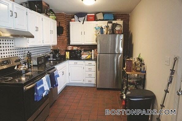 Building Photo - 164 Broadway