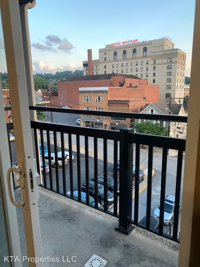 Building Photo - 223 Chestnut St