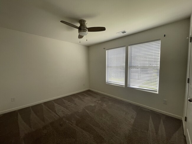 Building Photo - 239 Dunlin Dr