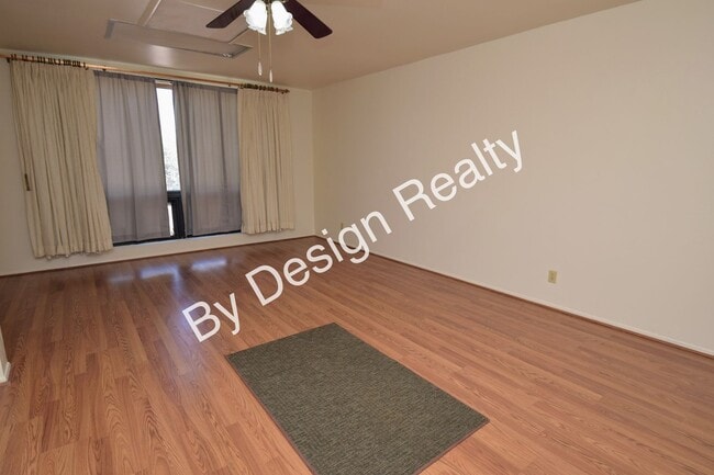 Building Photo - 55+ Townhome for Rent - Spacious 3BR/2BA w...