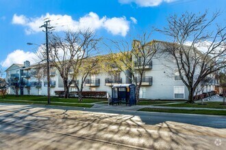 Building Photo - Gastonian - 207