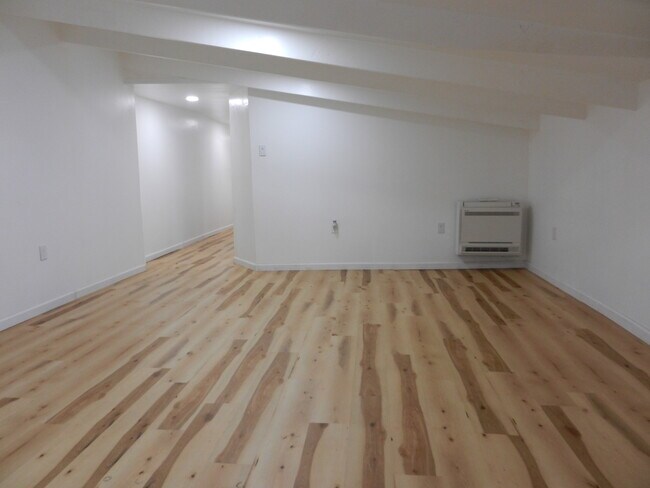 Building Photo - 69 E Louther St