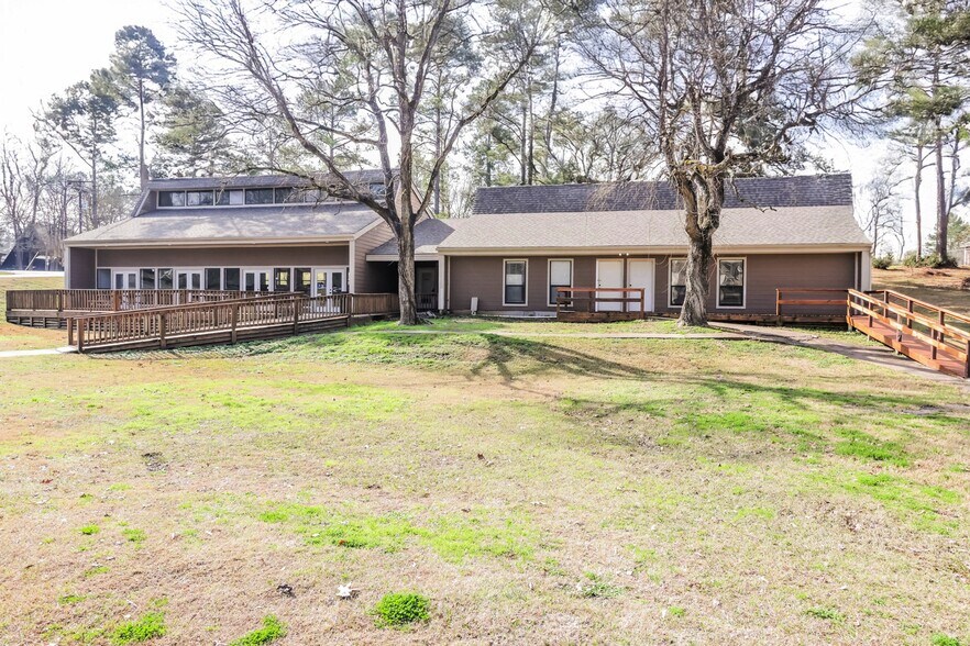 Building Photo - 173 Big Oak
