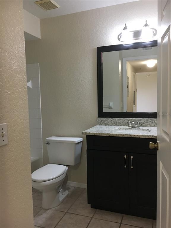 Building Photo - 14025 Fairway Island Dr