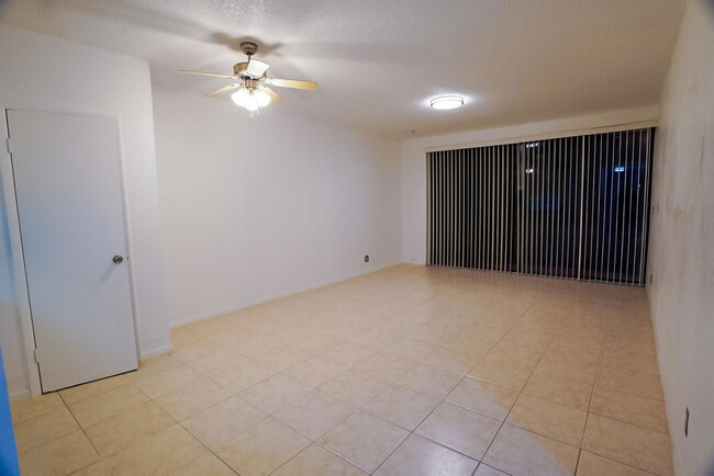 Building Photo - 2500 Coral Springs Dr