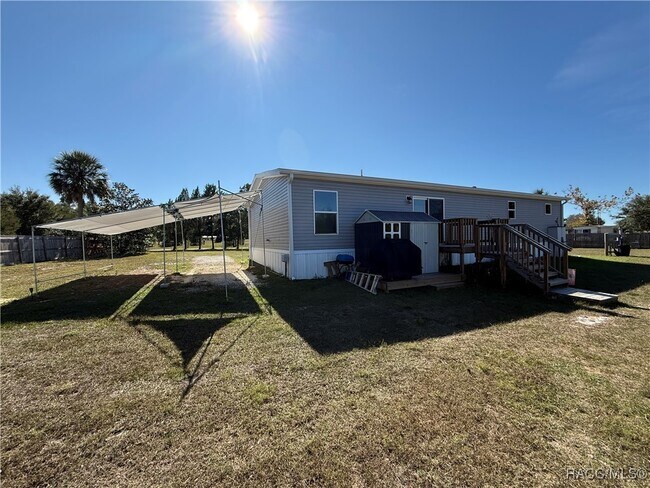 Building Photo - 5469 W Grovepark Rd