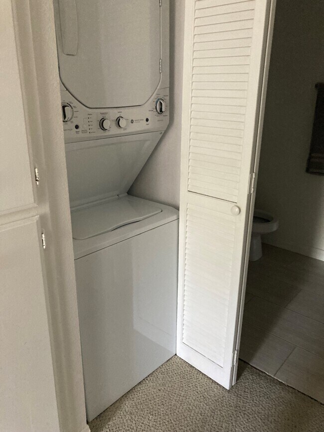 private in unit washer and dryer - 5535 Canoga Ave