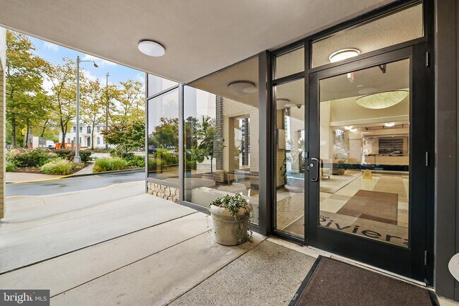 Building Photo - 4242 East-West Hwy