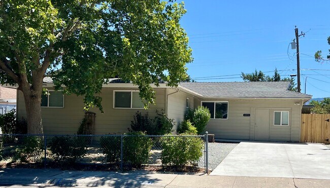 Primary Photo - 3290 Downey Ave