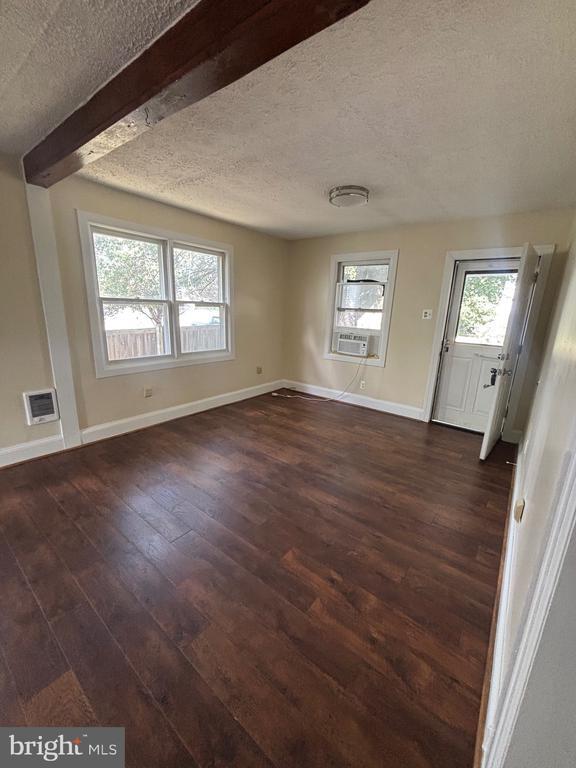 Building Photo - 505 York Ave