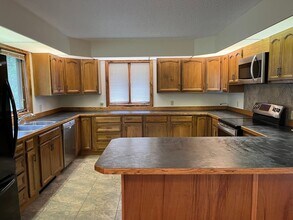 Building Photo - 3 Bdr, 2 Bath, home in beautiful Shields V...