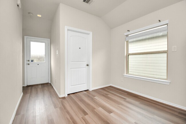 Building Photo - 25634 Royal Catchfly Rd