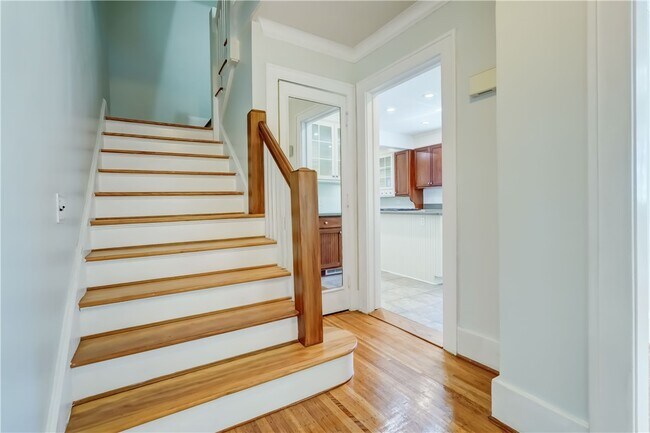 Building Photo - 106 Ellingwood Dr