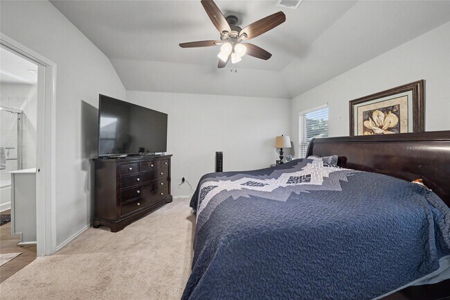 Building Photo - 20815 Acorn Valley Dr