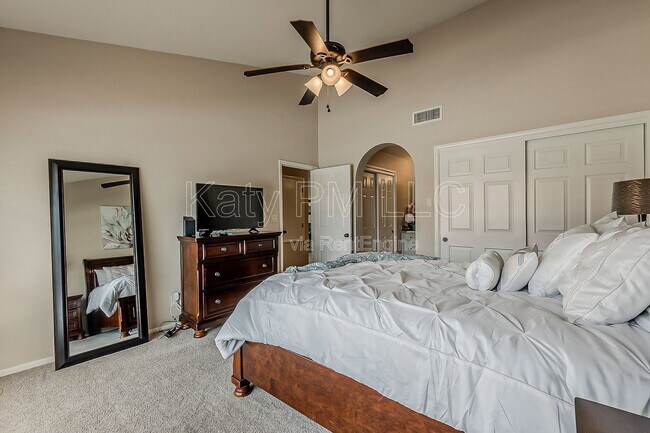 Building Photo - 9707 E Mountain View Rd