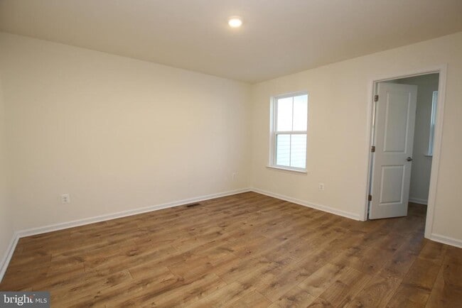 Building Photo - 390 Scranton Ln