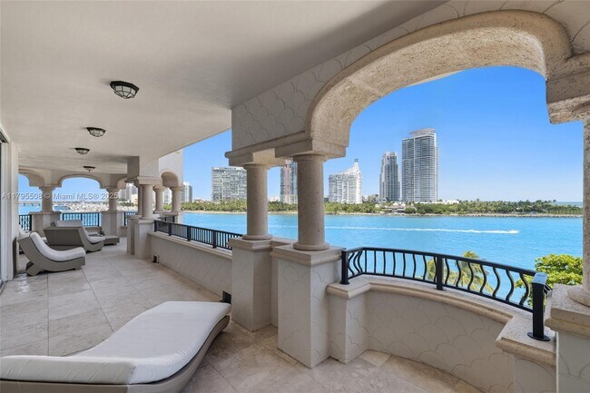Building Photo - 7141 Fisher Island Dr