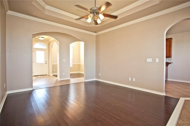 Building Photo - 3004 SW Camden Dr