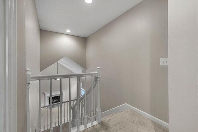 Building Photo - Spotless home in sought after Fieldstone Farms!