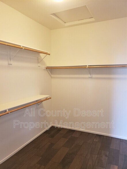 Building Photo - 37853 Avon St